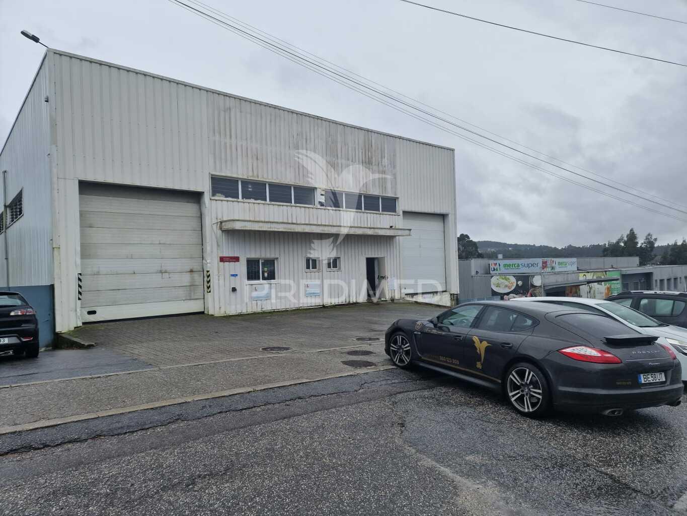 Procura espaço amplo para o seu negócio? temos o local ideal!