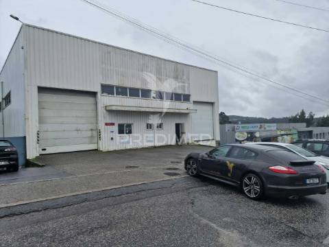 Procura espaço amplo para o seu negócio? temos o local ideal!