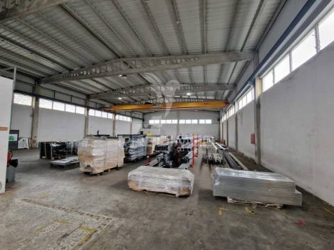 Procura espaço amplo para o seu negócio? temos o local ideal!