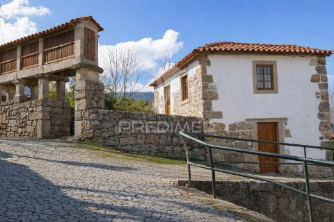 Moradia t4 para restauro, rio caldo gerês