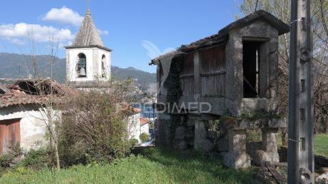 Moradia t4 para restauro, rio caldo gerês