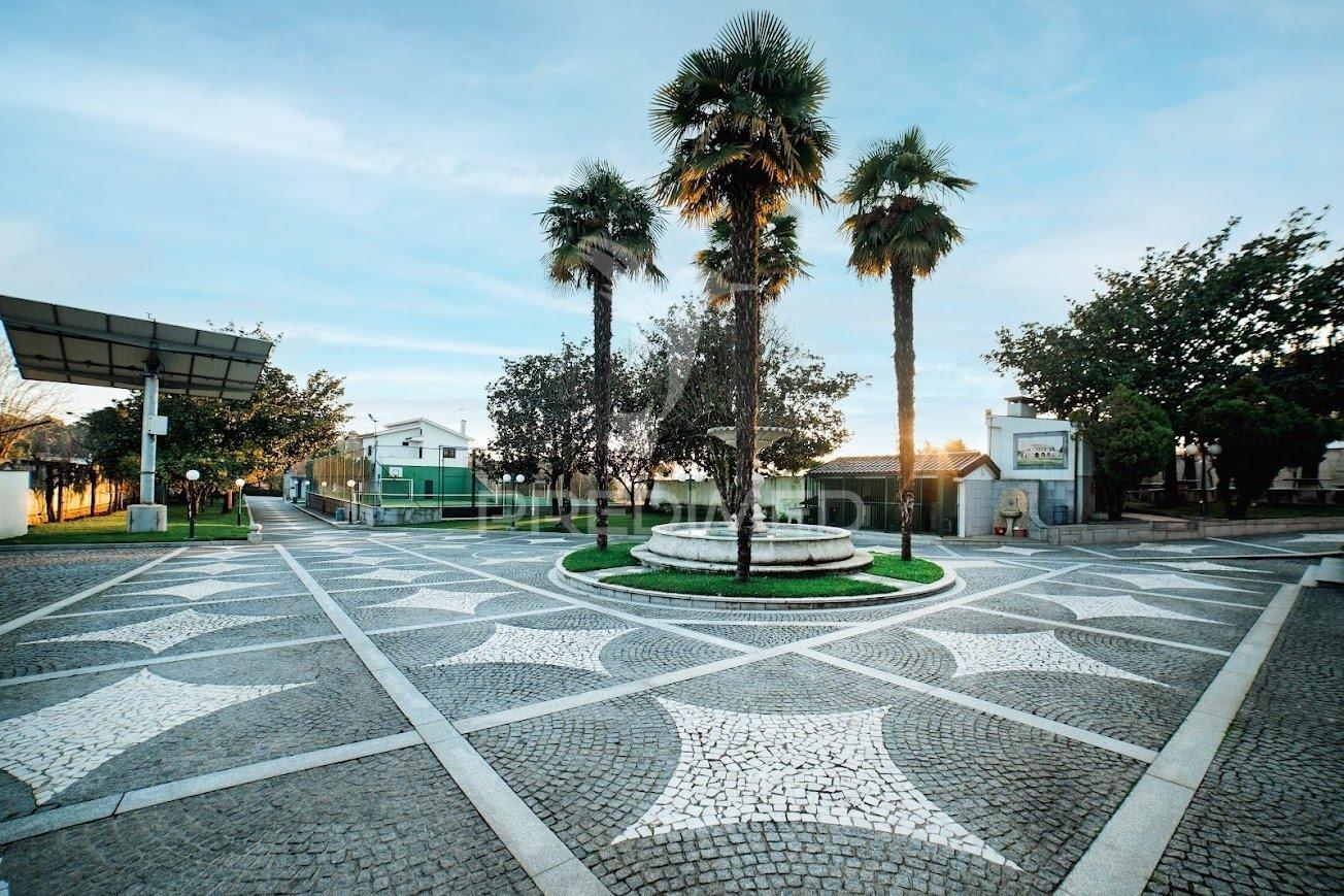 Moradia senhorial t5 com piscina e excelentes áreas – propriedade de prestígio, barcelos