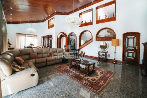 Moradia senhorial t5 com piscina e excelentes áreas – propriedade de prestígio, barcelos