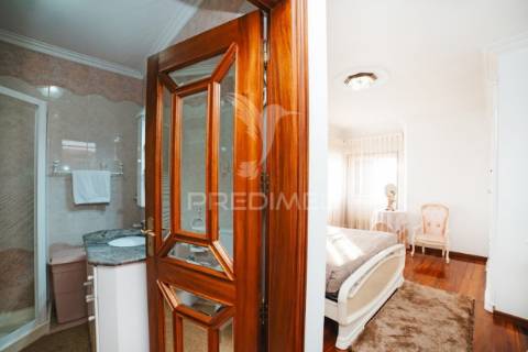 Moradia senhorial t5 com piscina e excelentes áreas – propriedade de prestígio, barcelos