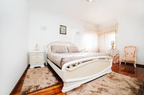 Moradia senhorial t5 com piscina e excelentes áreas – propriedade de prestígio, barcelos