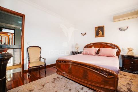 Moradia senhorial t5 com piscina e excelentes áreas – propriedade de prestígio, barcelos