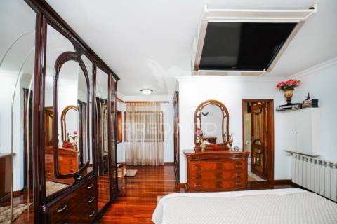 Moradia senhorial t5 com piscina e excelentes áreas – propriedade de prestígio, barcelos