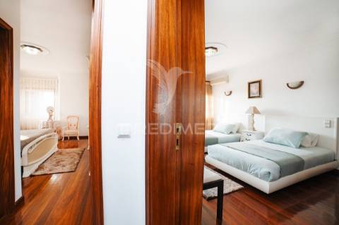 Moradia senhorial t5 com piscina e excelentes áreas – propriedade de prestígio, barcelos