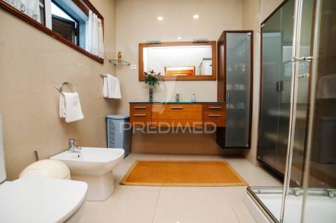 Moradia senhorial t5 com piscina e excelentes áreas – propriedade de prestígio, barcelos