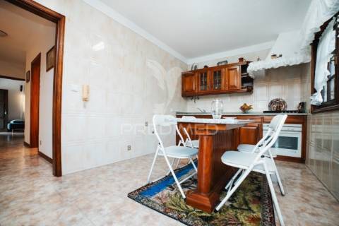 Moradia senhorial t5 com piscina e excelentes áreas – propriedade de prestígio, barcelos