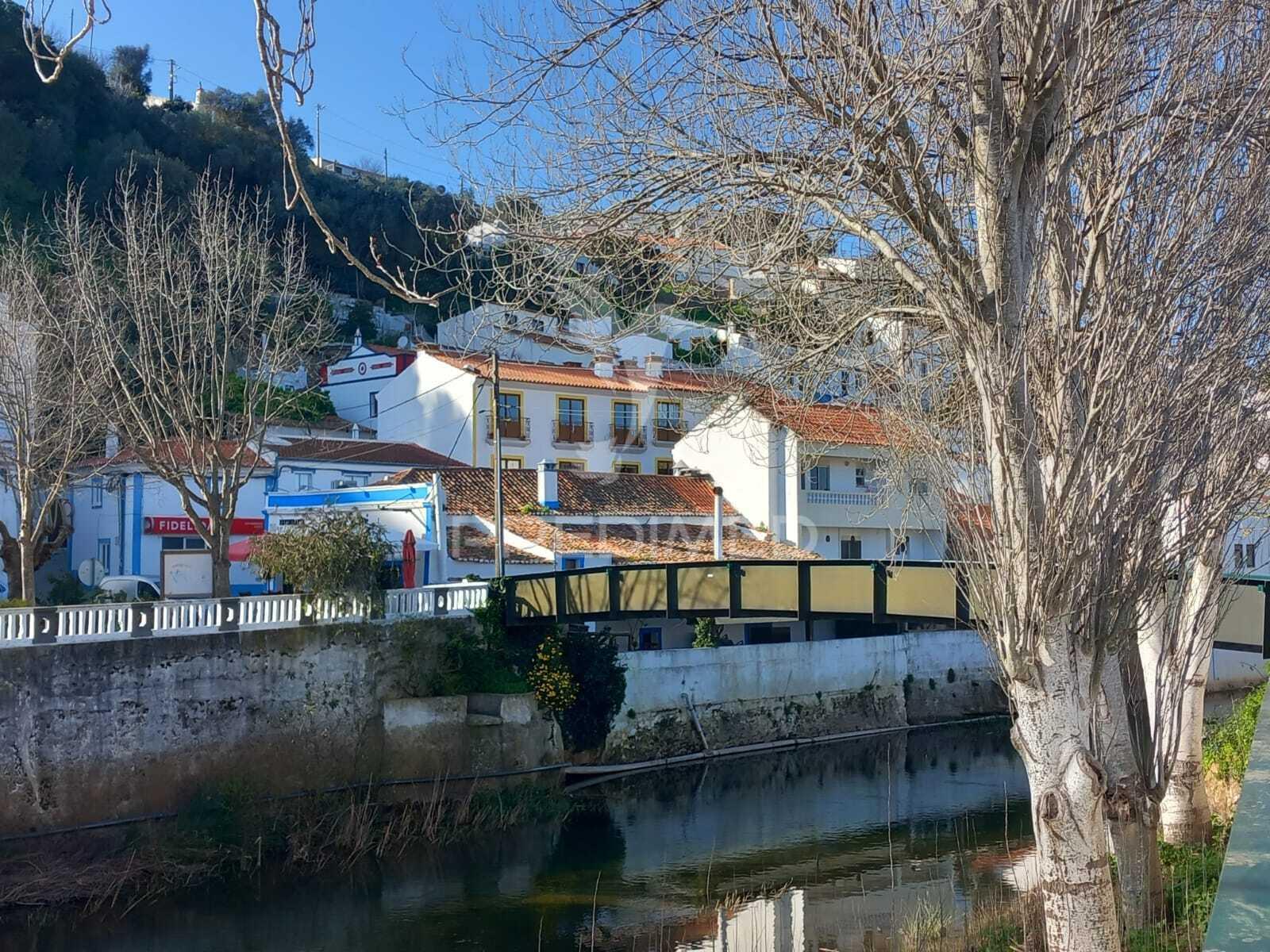 Aljezur - moradia para reconstruir com vista rio