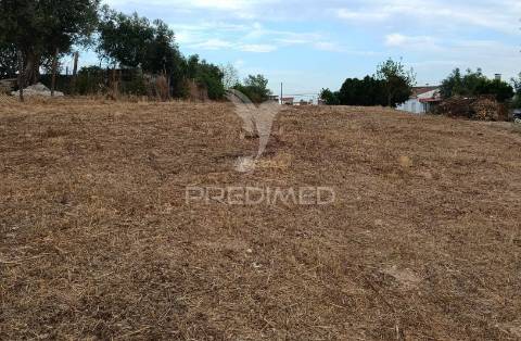 Terreno urbano com 1.560 m2 em alpiarça, santarém.