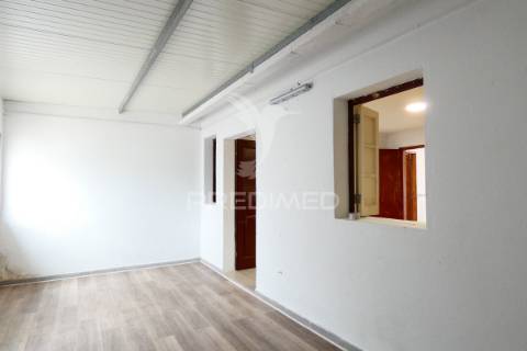 Moradia geminada t3 com logradouro  em muge