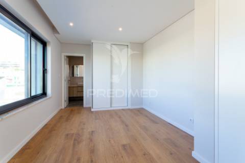 ✨elegante moradia geminada t3 em oeiras/leceia✨