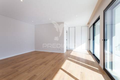 ✨elegante moradia geminada t3 em oeiras/leceia✨