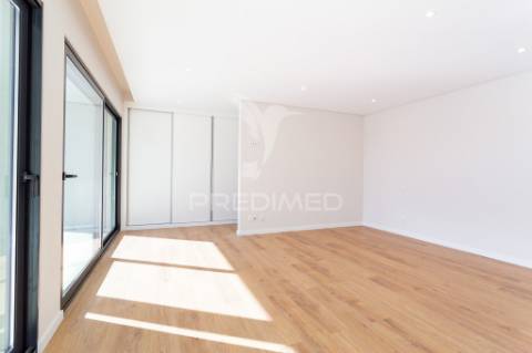 ✨elegante moradia geminada t3 em oeiras/leceia✨