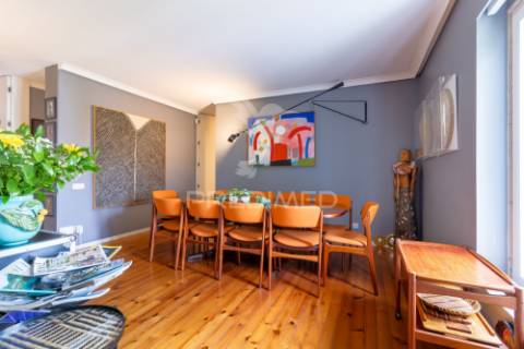 Apartamento t2 com parqueamento, piscina e jardim- rua das farinhas - santa maria maior - lisboa - 998.000€