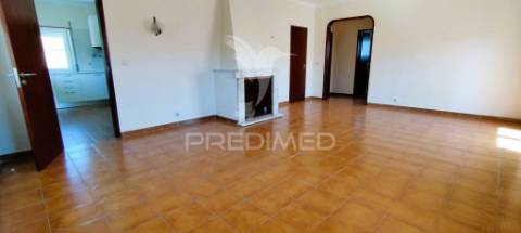 Moradia t2 remodela em arruda dos vinhos