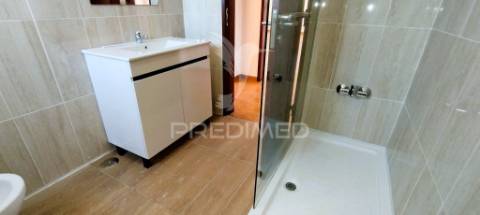 Moradia t2 remodela em arruda dos vinhos