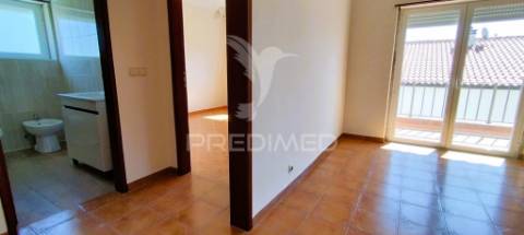 Moradia t2 remodela em arruda dos vinhos