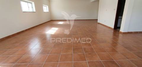 Moradia t2 remodela em arruda dos vinhos