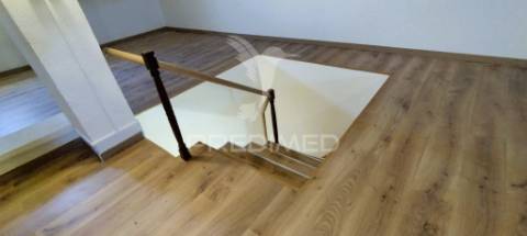 Moradia t2 remodela em arruda dos vinhos