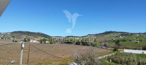 Moradia t2 remodela em arruda dos vinhos