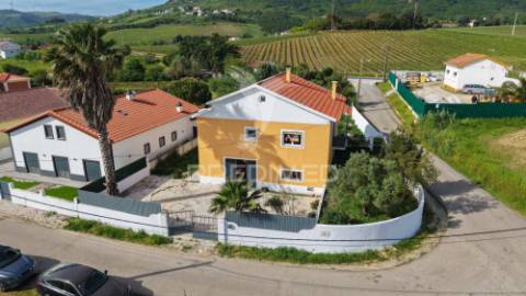 Moradia t2+2 remodela em arruda dos vinhos