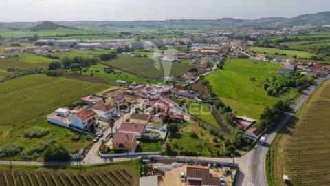 Moradia t2+2 remodela em arruda dos vinhos