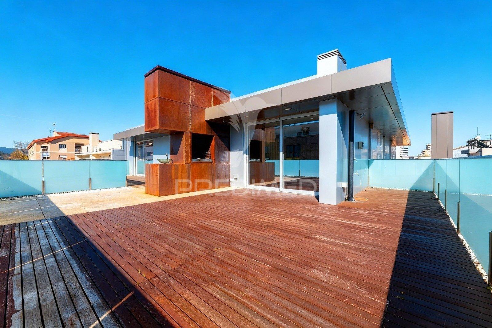 Penthouse t3 de luxo no centro de barcelos — avenida nuno álvares pereira