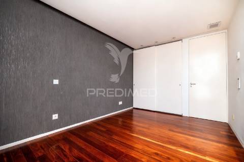 Penthouse t3 de luxo no centro de barcelos — avenida nuno álvares pereira