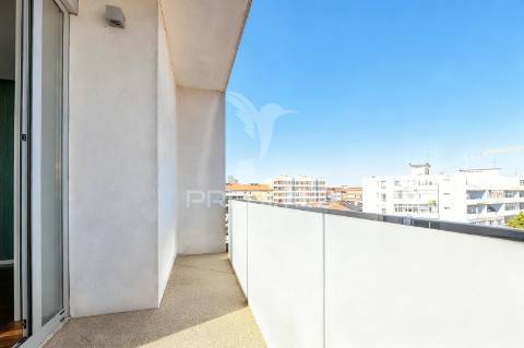 Penthouse t3 de luxo no centro de barcelos — avenida nuno álvares pereira