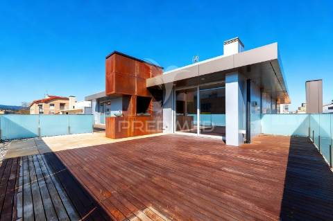 Penthouse t3 de luxo no centro de barcelos — avenida nuno álvares pereira