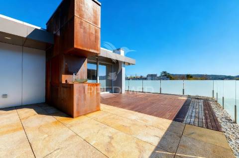 Penthouse t3 de luxo no centro de barcelos — avenida nuno álvares pereira