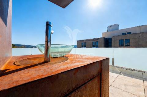 Penthouse t3 de luxo no centro de barcelos — avenida nuno álvares pereira