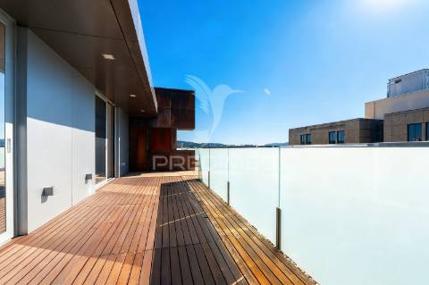 Penthouse t3 de luxo no centro de barcelos — avenida nuno álvares pereira