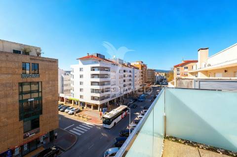 Penthouse t3 de luxo no centro de barcelos — avenida nuno álvares pereira