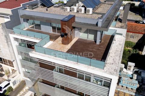 Penthouse t3 de luxo no centro de barcelos — avenida nuno álvares pereira