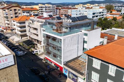 Penthouse t3 de luxo no centro de barcelos — avenida nuno álvares pereira