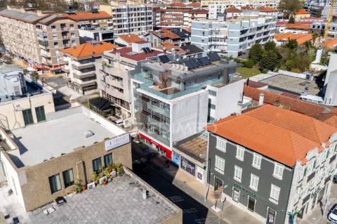 Penthouse t3 de luxo no centro de barcelos — avenida nuno álvares pereira