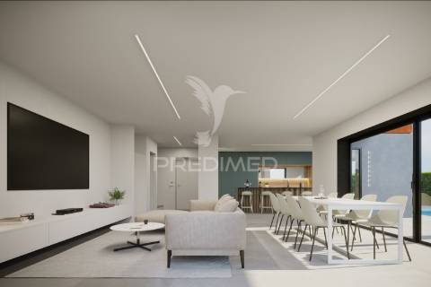 Moradia independente t4 aroeira