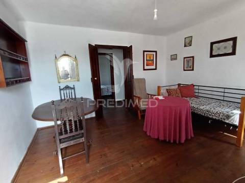 Excelente moradia t5 com possibilidade de dois apartamentos e espaço exterior