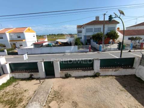 Excelente moradia t5 com possibilidade de dois apartamentos e espaço exterior