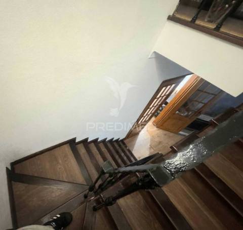 Duplex t4 com garagem e terraço,santiago do cacém.