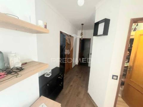 Duplex t4 com garagem e terraço,santiago do cacém.