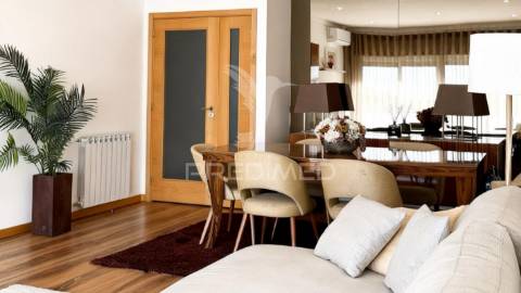 Apartamentot3 com vista mar + 2 garagens | nogueira da regedoura