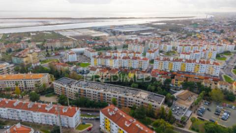 Apartamento t3 em condomínio privado - morgado lusitano