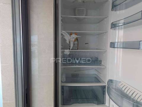 Magnífico t1, central, com um terraço, vista rio e garagem