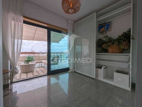 Magnífico t1, central, com um terraço, vista rio e garagem