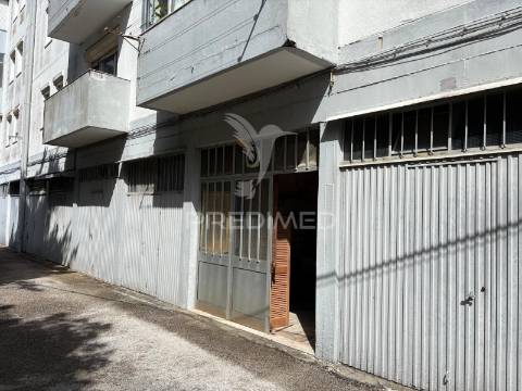Garagem | afetação comércio | mira sintra